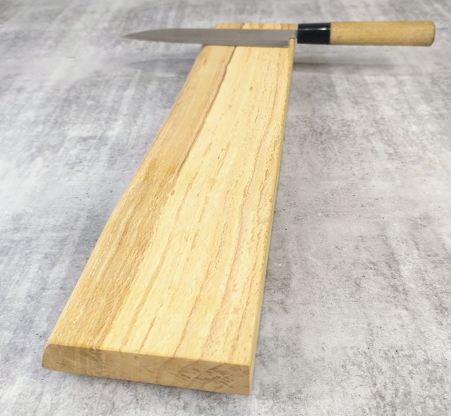 Knivlist i Rötad Bok med Naturlig Kant - 39 cm
