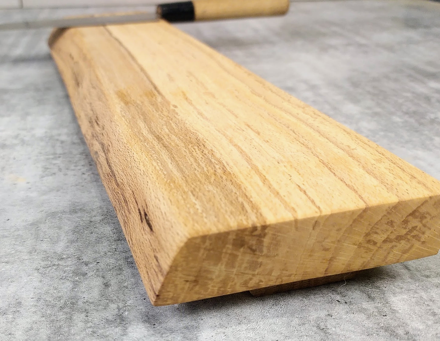 Knivlist i Rötad Bok med Naturlig Kant - 39 cm