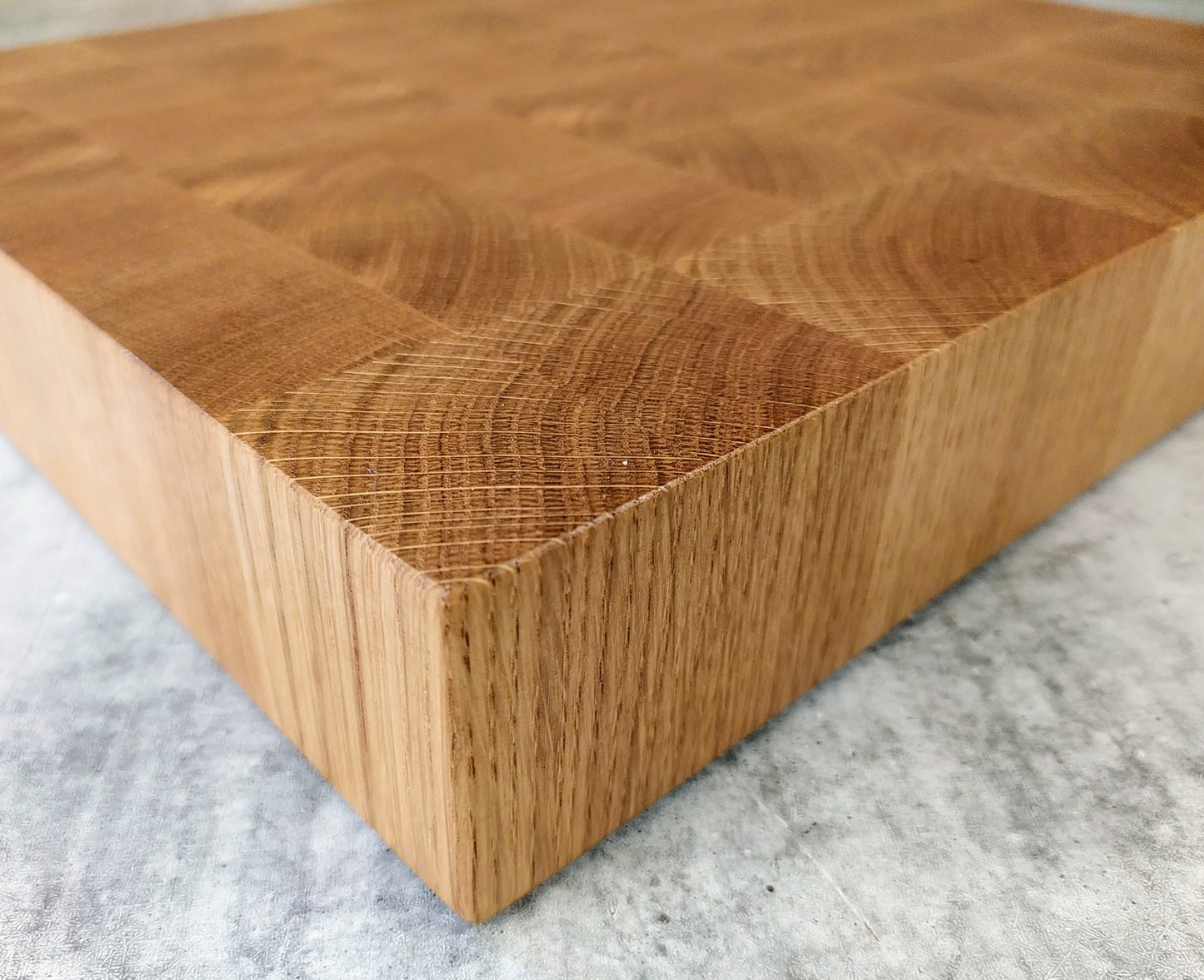 Ändträ Skärbräda i Ek  34x28x5 cm - Svenskt Hantverk